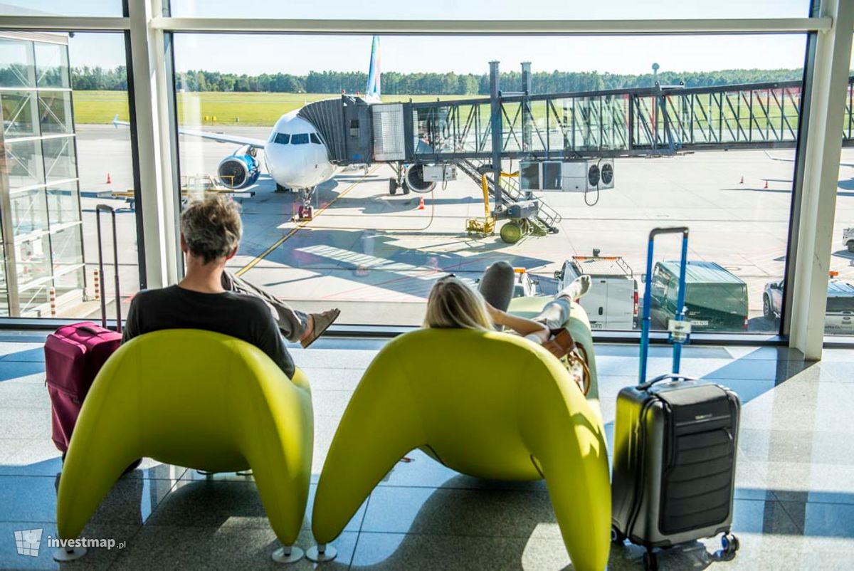 Wizualizacja [Wrocław] Rozbudowa terminala i nowy port lotniczy dodał Tomasz Matejuk