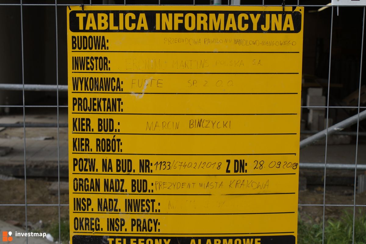 Zdjęcie Pawilon Handlowy, os. 2 Pułku Lotniczego fot. Damian Daraż 