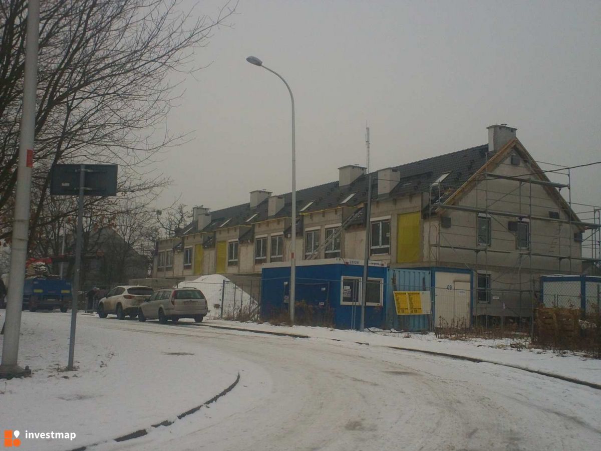 Zdjęcie [Wrocław] Osiedle domów jednorodzinnych na ul. Figowej (Stabłowice) fot. Orzech 