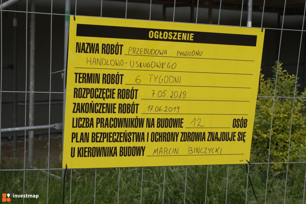 Zdjęcie Pawilon Handlowy, os. 2 Pułku Lotniczego fot. Damian Daraż 