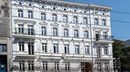 Kolejna zabytkowa kamienica w Śródmieściu Łodzi odzyskała dawny blask [ZDJĘCIA]