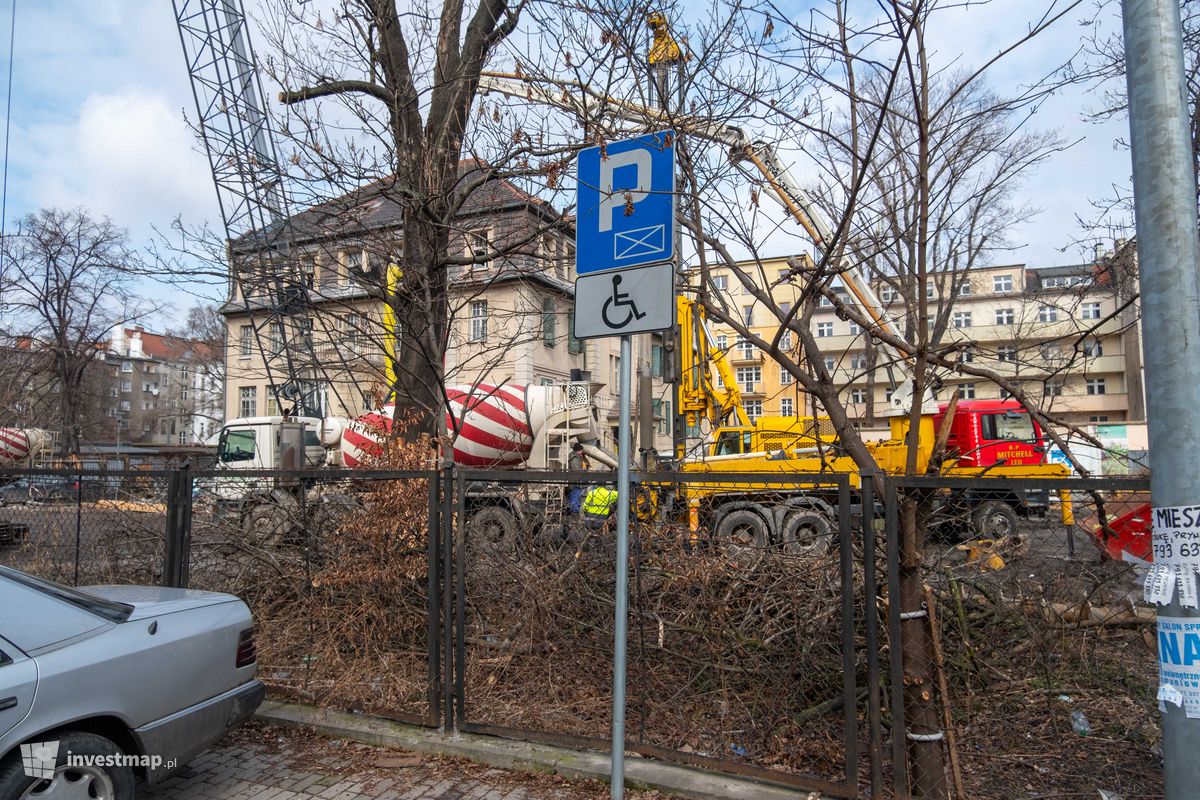 Zdjęcie Kamienica Komuny Paryskiej 19a fot. Jakub Zazula 