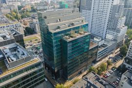 W Warszawie powstaje kompleks biurowy Studio ze 102 i 55-metrowymi budynkami [FILM + ZDJĘCIA + WIZUALIZACJE]