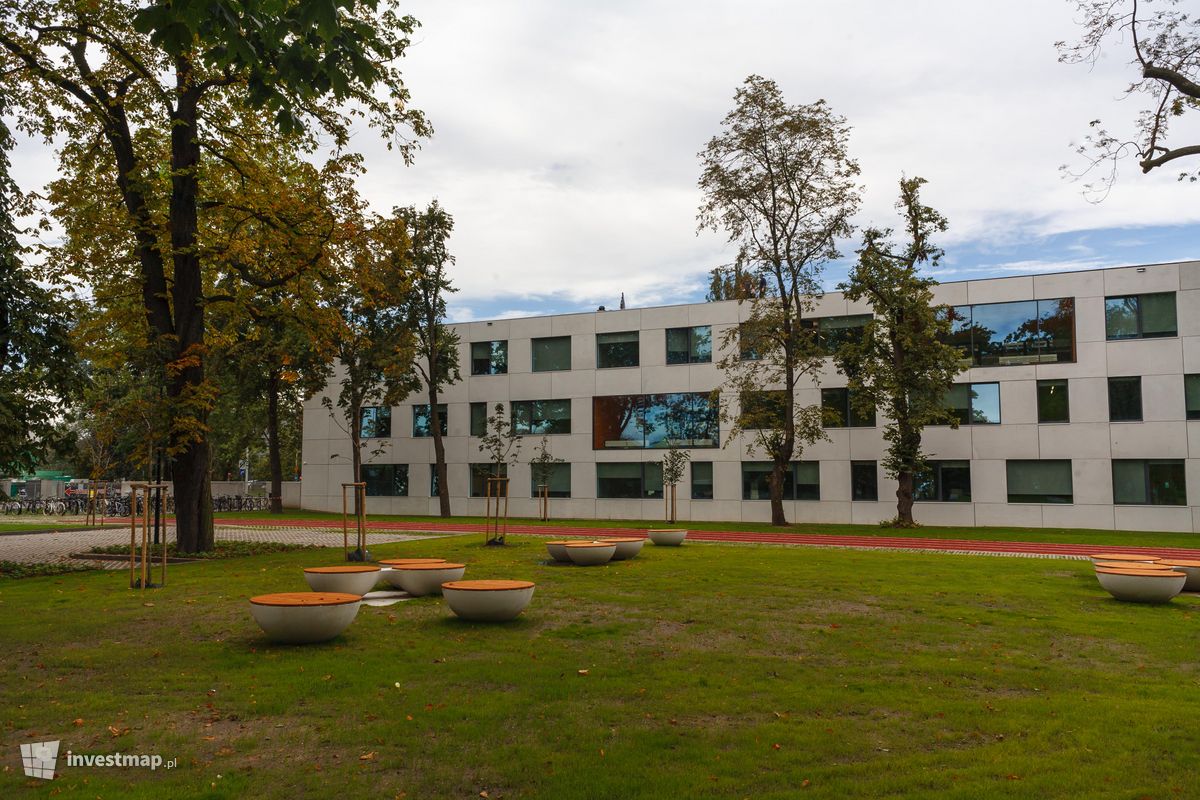 Zdjęcie [Wrocław] V Liceum Ogólnokształcące (nowa siedziba) 