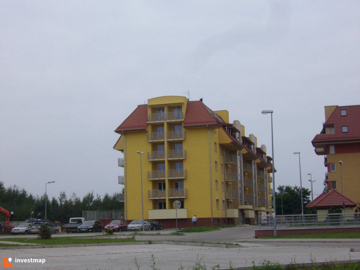 Zdjęcie [Wrocław] Budynki wielorodzinne, ul. Główna fot. Orzech 
