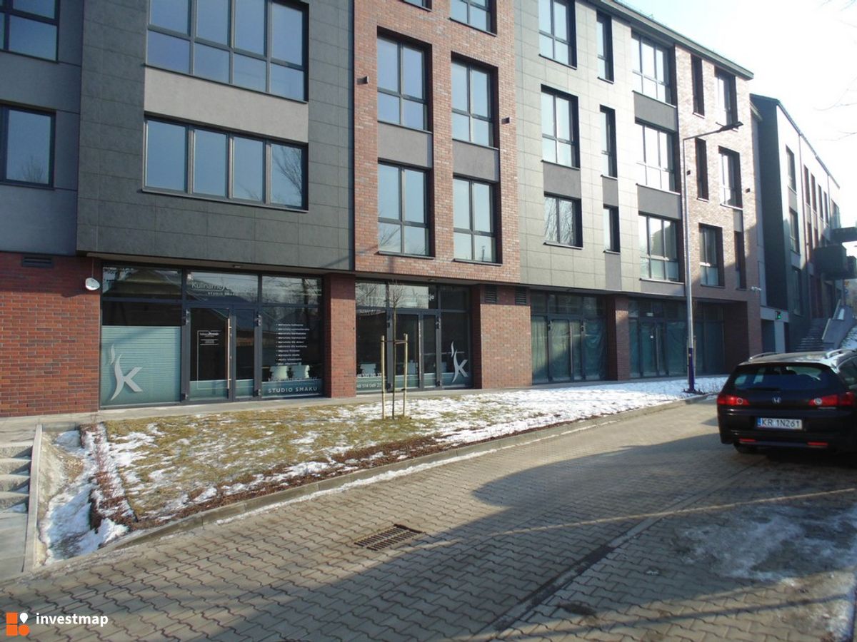 Zdjęcie [Kraków] Budynek Mieszkalny z Usługami, ul. Zamoyskiego 73 fot. Damian Daraż 