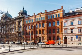 Plac Matejki 11