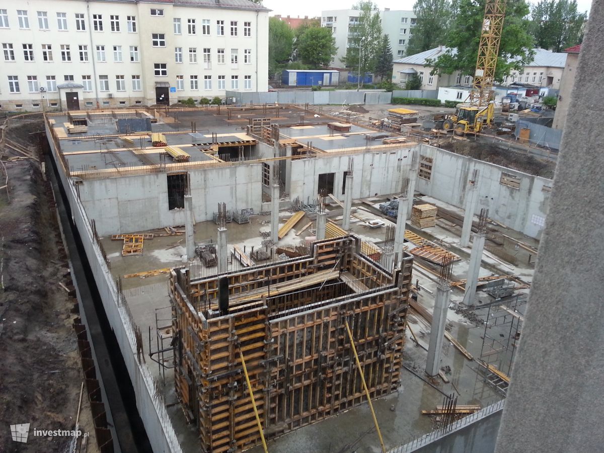 Zdjęcie [Wrocław] Rozbudowa 4. Wojskowego Szpitala Klinicznego, ul. Weigla fot. Tomg 