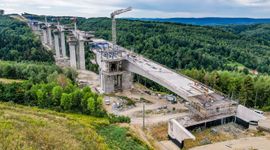 Podkarpackie: Budowa najwyższej estakady drogowej w Polsce ma opóźnienie. To kluczowy odcinek drogi ekspresowej S19 Via Carpatia [FILMY+ZDJĘCIA]