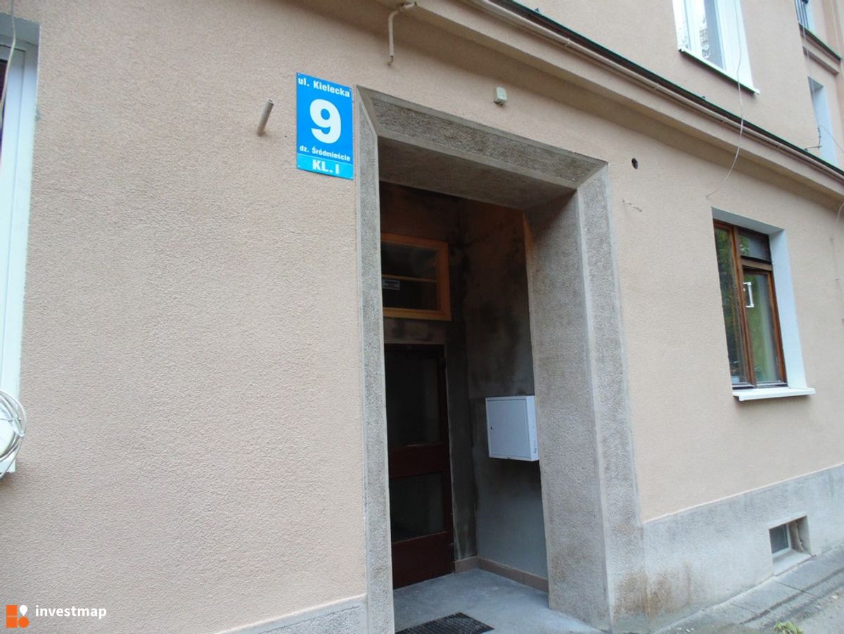 Zdjęcie [Kraków] Remont elewacji, ul. Kielecka 9 fot. Damian Daraż 