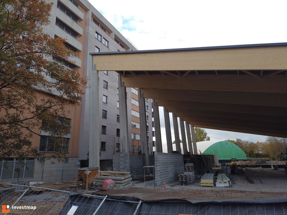 Zdjęcie Boiska, al. Powstania Warszawskiego fot. Damian Daraż 