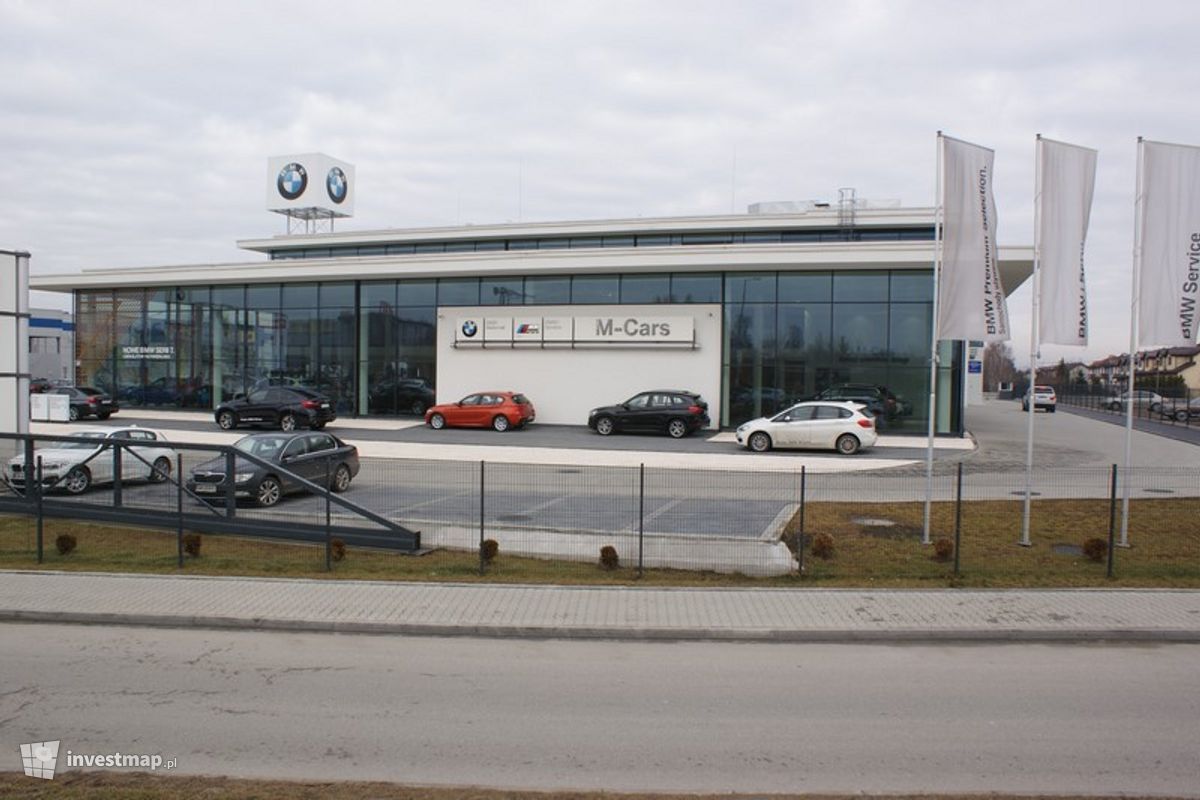 Zdjęcie [Kraków] Salon Samochodowy "BMW" ul. Josepha Conrada fot. Damian Daraż 