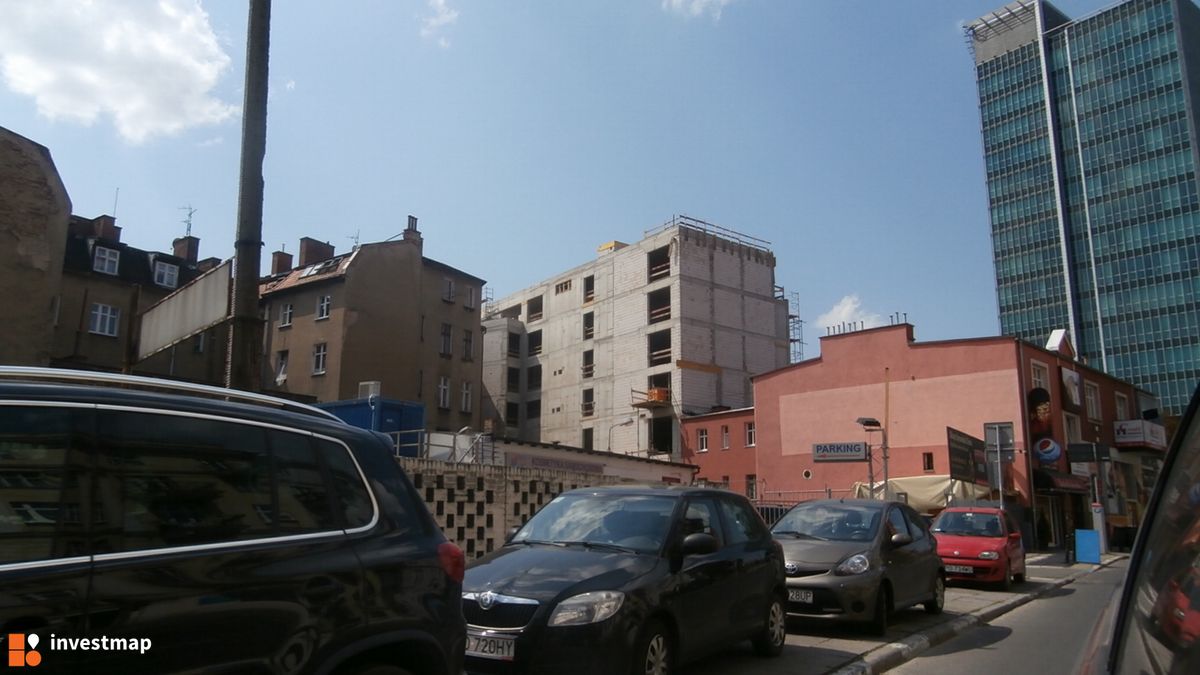 Zdjęcie [Poznań] Plomba, ul. Półwiejska 47 fot. Jan Augustynowski
