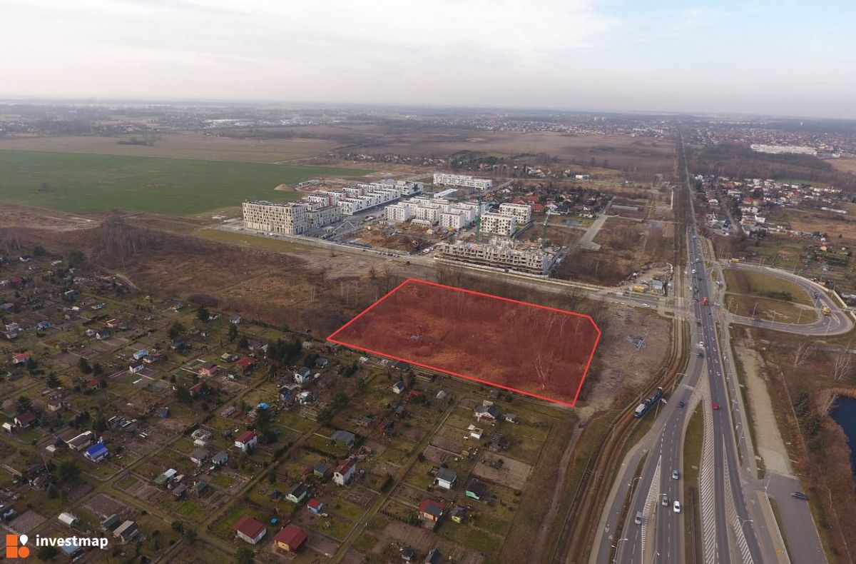 Zdjęcie Działka, al. Architektów / ul. Kosmonautów fot. Orzech 