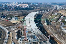Budowa wielkiej estakady na drodze ekspresowej S7 w Krakowie jest już na półmetku [FILMY+ZDJĘCIA]