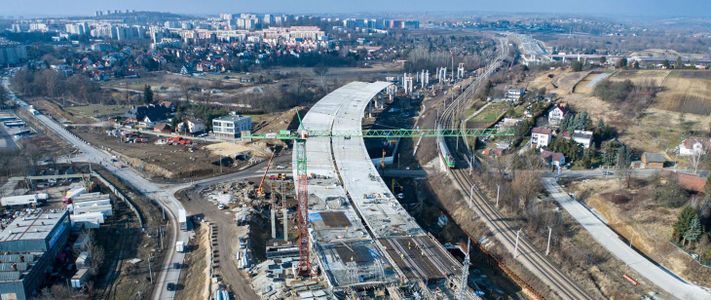 Budowa wielkiej estakady na drodze ekspresowej S7 w Krakowie jest już na półmetku [FILMY+ZDJĘCIA]