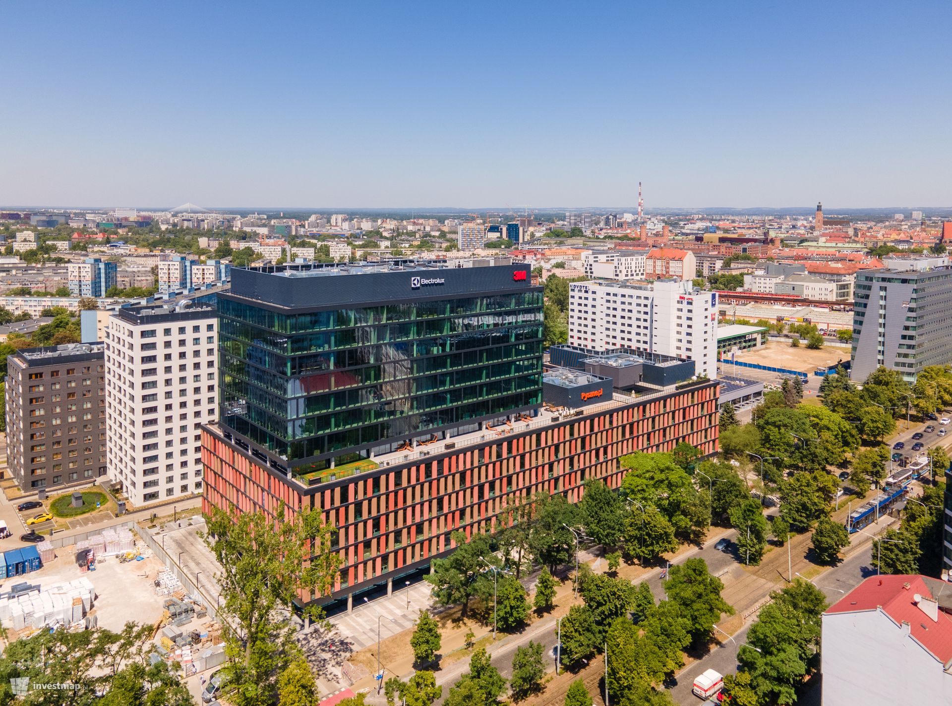 Czesi kupili za ponad 100 milionów euro biurowiec MidPoint 71 we Wrocławiu