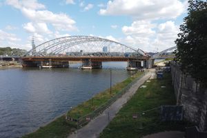 W Krakowie postępują prace na budowie nowego mostu przez Wisłę [ZDJĘCIA]