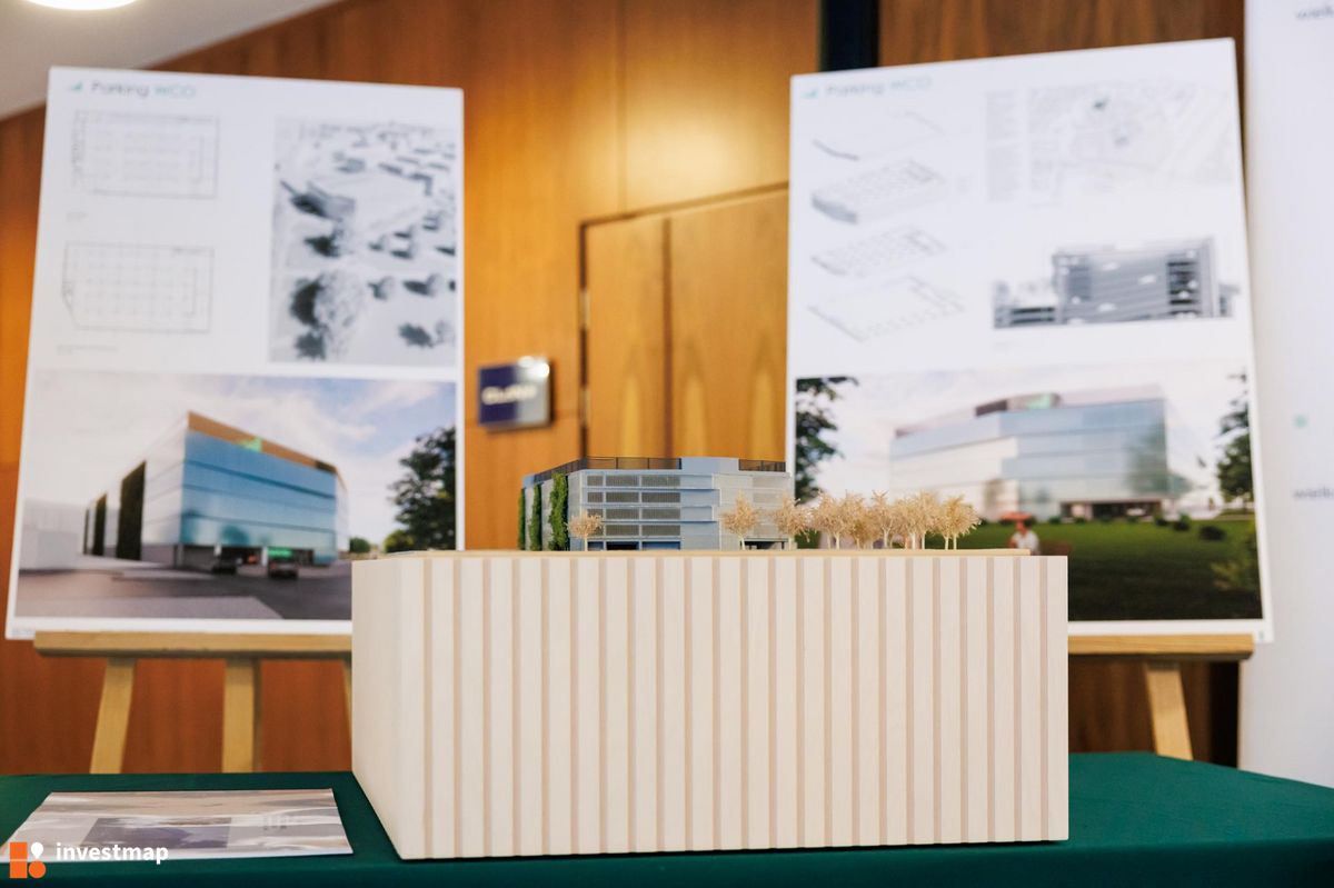 Zdjęcie [Poznań] Biurowiec "Victoria Business Center" (modernizacja) fot. Orzech 