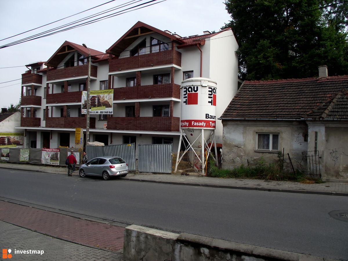 Zdjęcie [Kraków] Budynek Miszkalno - Usługowy "Dębowy Zakątek" ul. Trybuny Ludów fot. Damian Daraż 