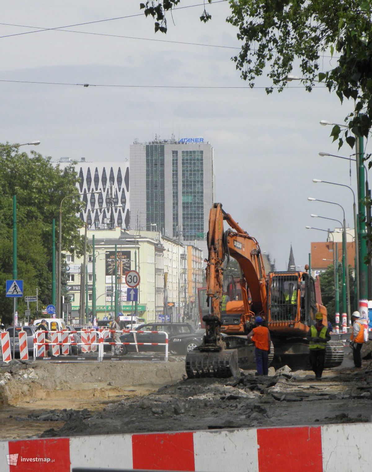 Zdjęcie [Poznań] Ul. Dąbrowskiego (remont odcinka śródmiejskiego) + rynek Jeżycki fot. PieEetrek 