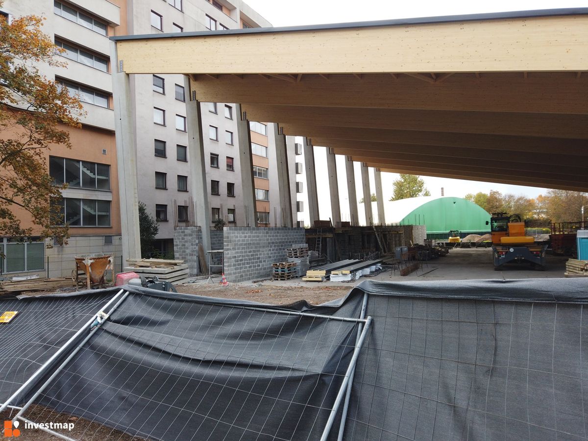 Zdjęcie Boiska, al. Powstania Warszawskiego fot. Damian Daraż 