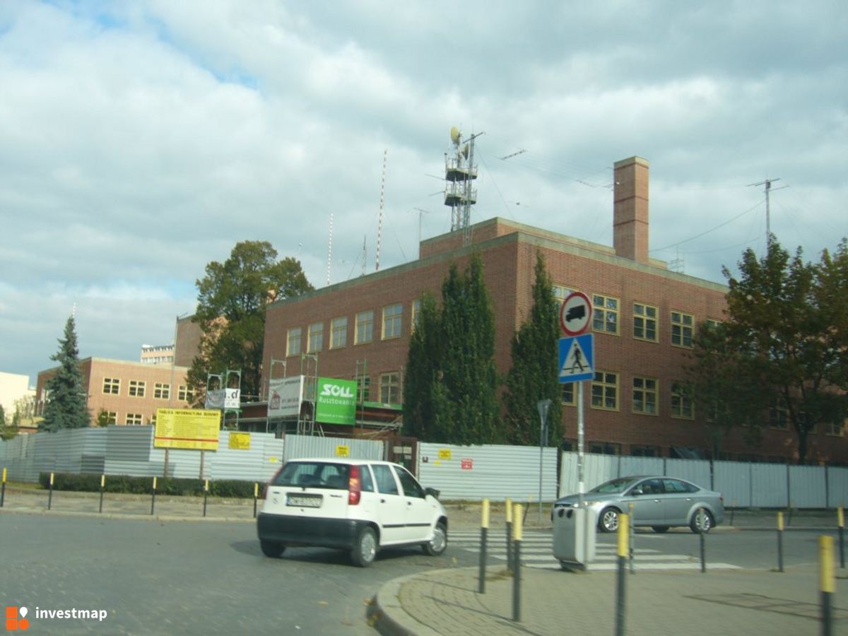 Zdjęcie [Wrocław] Kompleks koszarowy, ul. Gajowicka (remont) fot. Orzech 