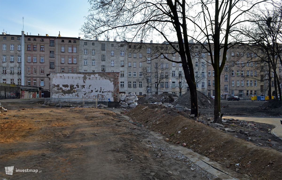 Zdjęcie [Wrocław] Rewitalizacja podwórka w kwartale ulic Oleśnickiej, Jedności, Żeromskiego i Kluczborskiej fot. alsen strasse 67 