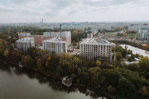 We Wrocławiu zawisła wiecha na budowie wielkiego osiedla PRS nad Odrą 