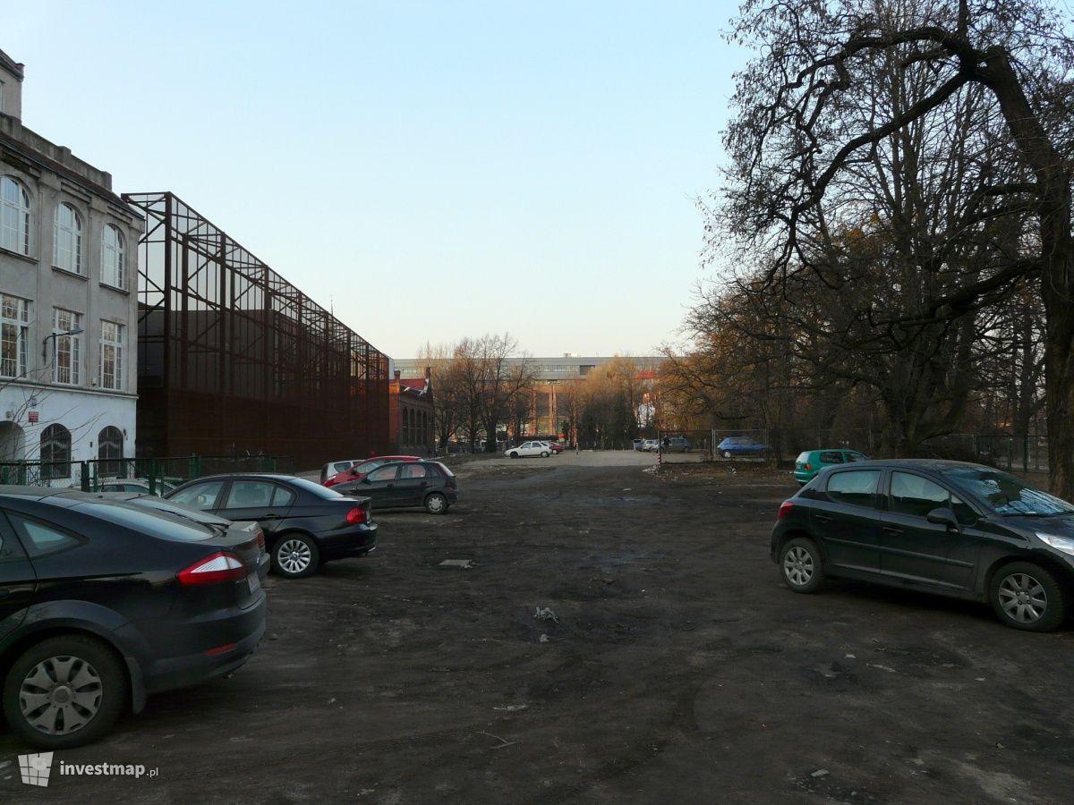 Zdjęcie [Wrocław] Budynek sportowo-rekreacyjny fot. alsen strasse 67 