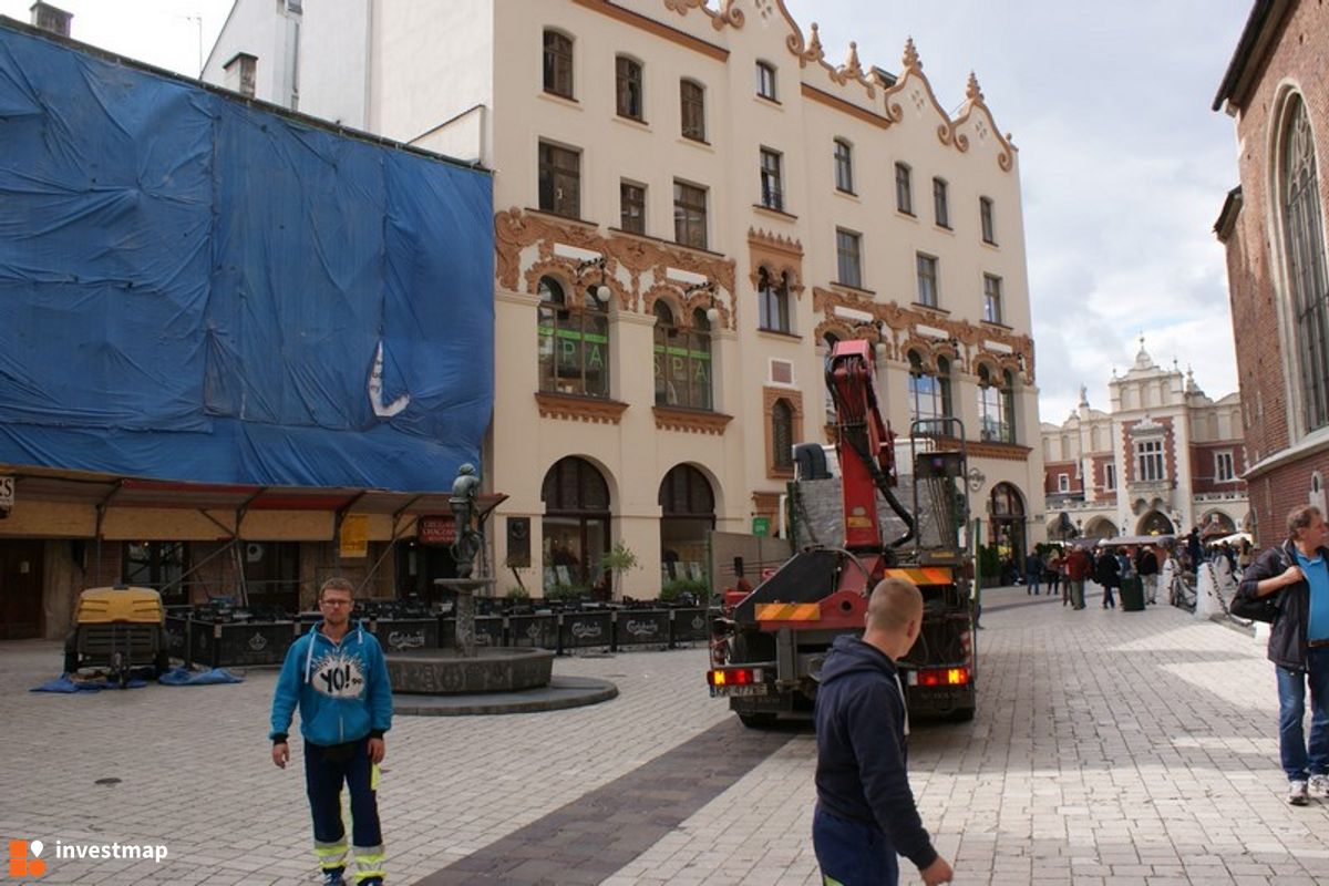 Zdjęcie [Kraków] Remont Konserwatorski, Plac Mariacki 8 fot. Damian Daraż 