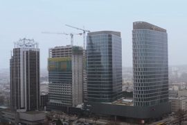 W centrum Katowic trwa budowa ostatniego z wieżowców w kompleksie Global Office Park [FILM + ZDJĘCIA]