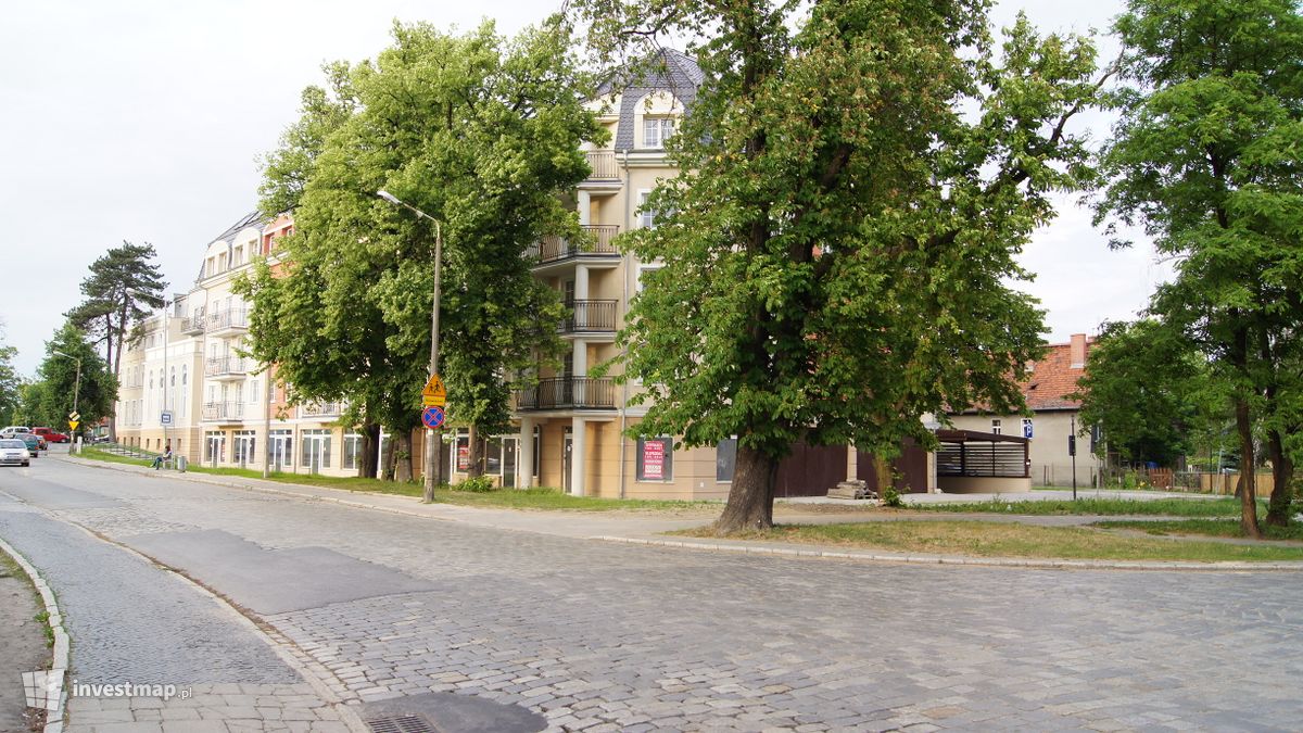 Zdjęcie [Wrocław] Nowa, duża kamienica w centrum Leśnicy fot. akcentoffice 