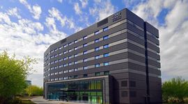 Duży hotel na warszawskim Mokotowie sprzedany [ZDJĘCIA]