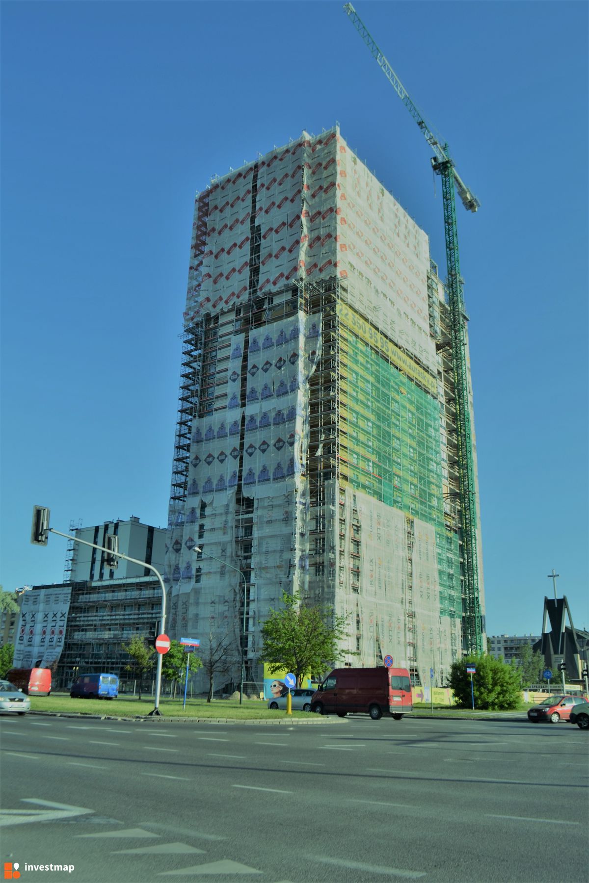 Zdjęcie [Warszawa] Apartamentowiec "Aura Sky" fot. Jan Augustynowski