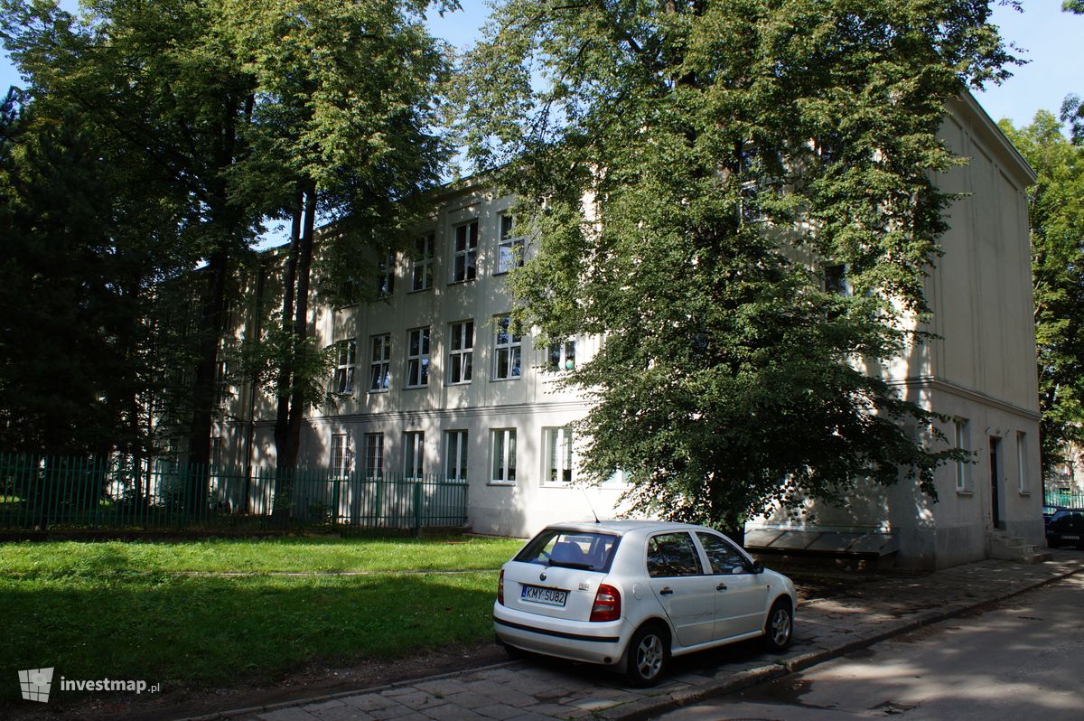 Zdjęcie [Kraków] XI Liceum Ogólnokształcące fot. Damian Daraż 