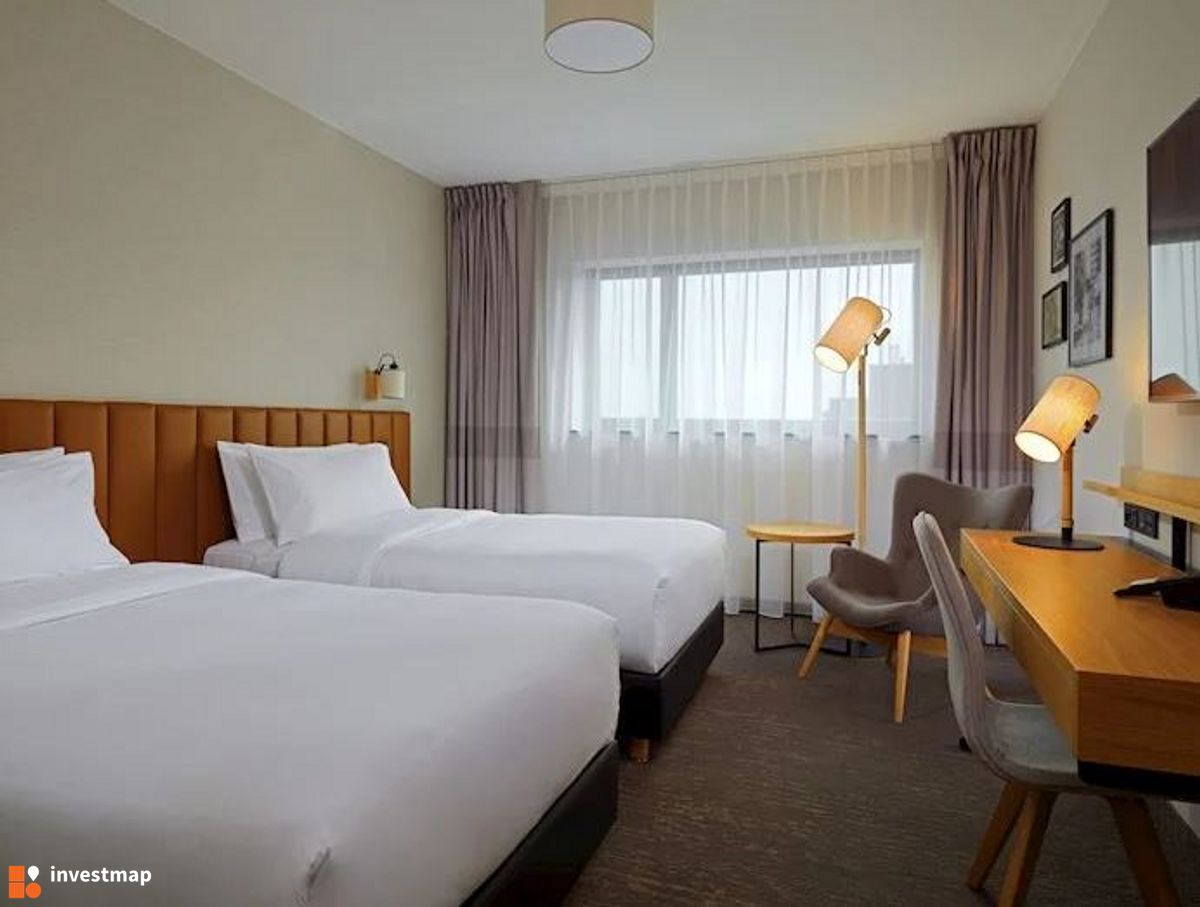 Zdjęcie [Warszawa] Hotel "Four Points by Sheraton" fot. Orzech 