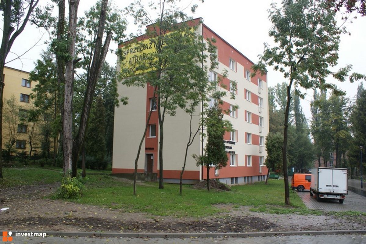 Zdjęcie [Kraków] Budynki Mieszkalne, os. Złotej Jesieni 9,10 fot. Damian Daraż 