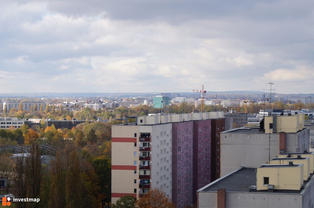 Zdjęcie Pilot Tower fot. Damian Daraż 