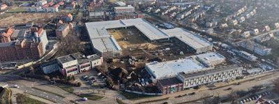 Budowa nowego, dużego parku handlowego na Dolnym Śląsku wchodzi w decydującą fazę [ZDJĘCIA+WIZUALIZACJE]