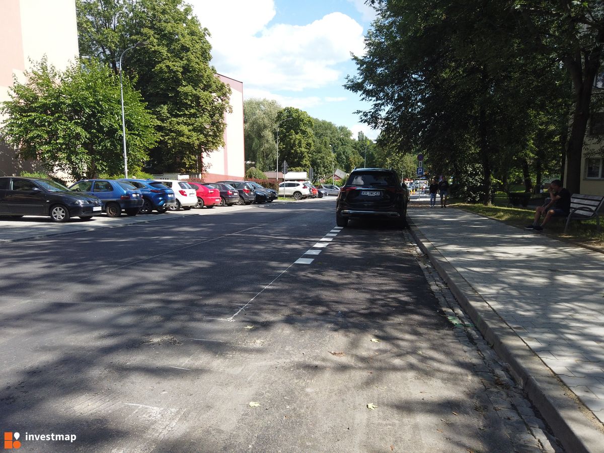Zdjęcie Ulica Poległych w Krzesławicach fot. Damian Daraż 