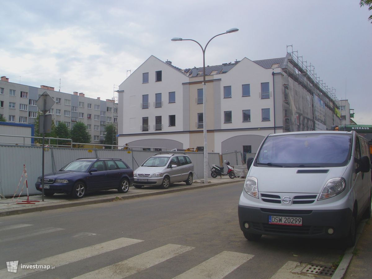 Zdjęcie [Świdnica] Budynek usługowo-mieszkalny, ulica M. Konopnickiej fot. THX_1138 