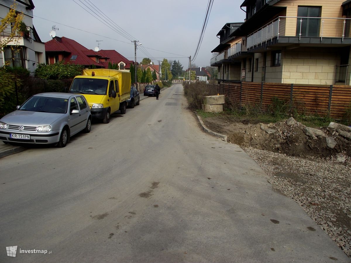 Zdjęcie [Kraków] Budynek Mieszkalny Jednorodzinny, KRAKÓW, Wola Justowska, ul.Pod Sikornikiem/Lajkonika fot. Damian Daraż 