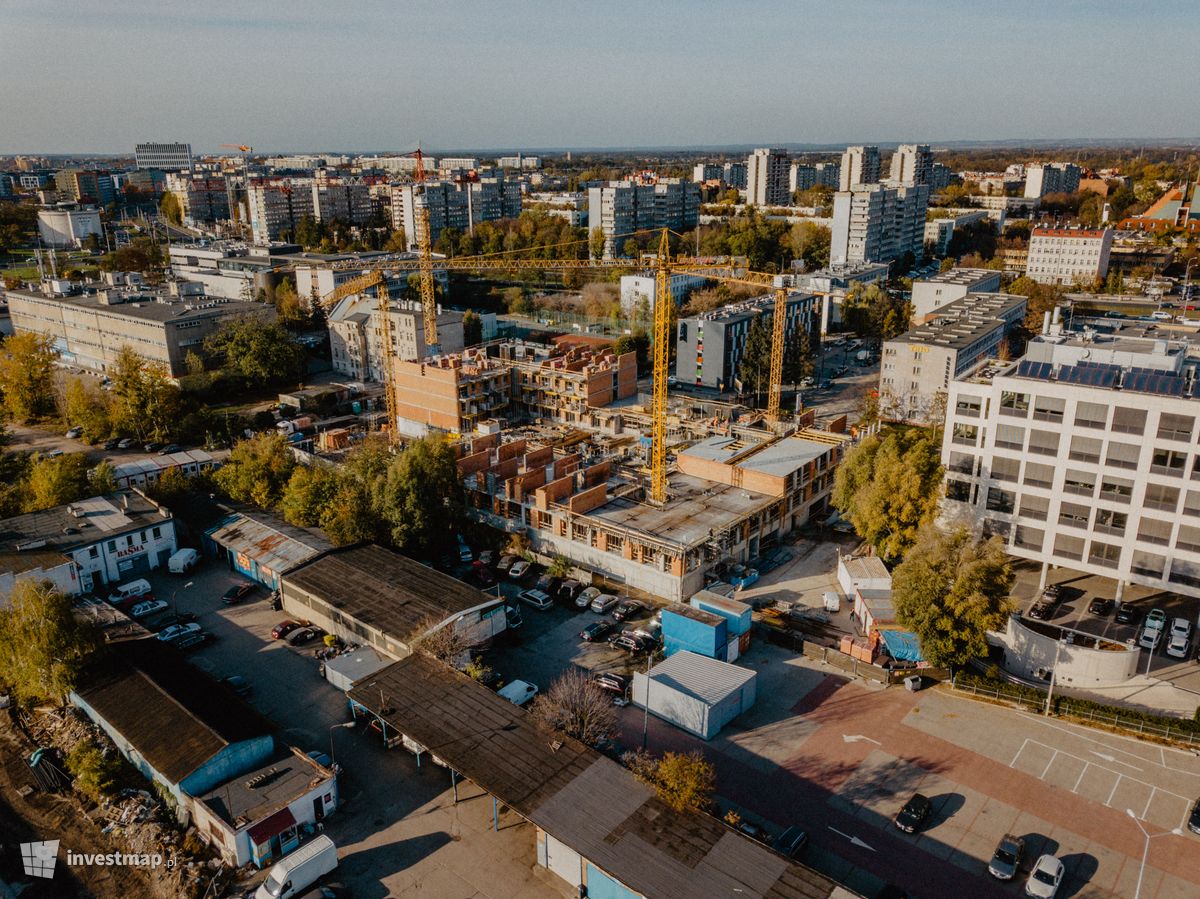 Zdjęcie [Wrocław] Budynek wielorodzinny "Braniborska 44" fot. Jakub Zazula 