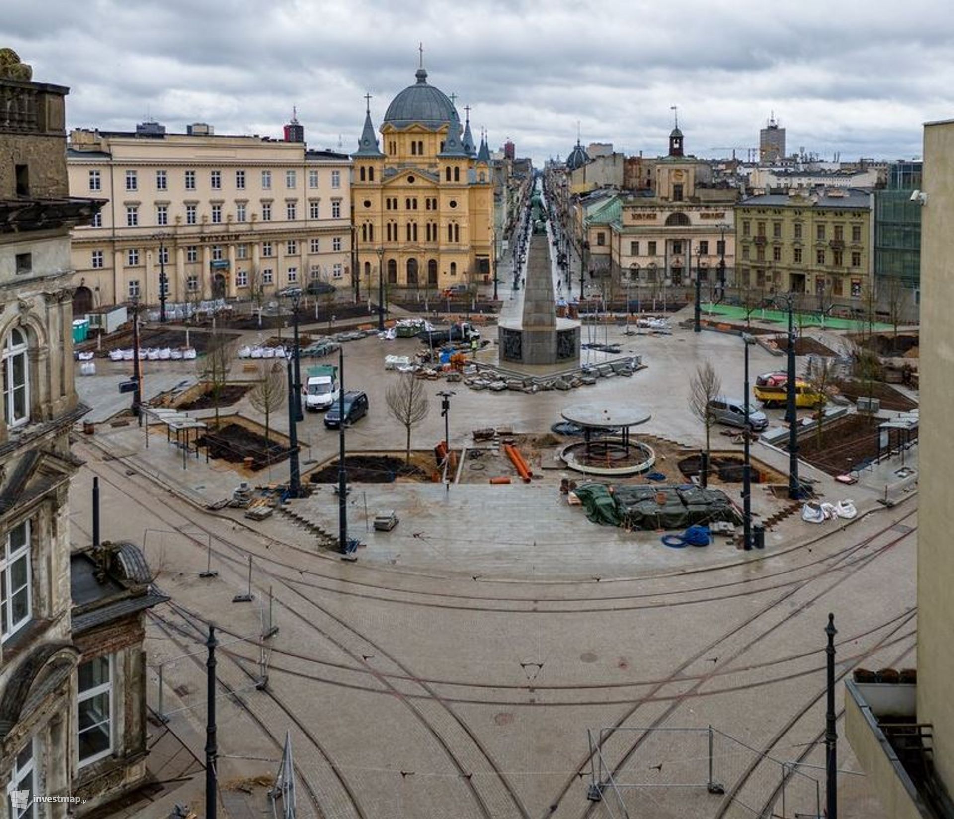Przebudowa Placu Wolności w Łodzi na finiszu 