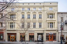 Kolejna zabytkowa kamienica przy Piotrkowskiej w Łodzi odzyskała dawny blask! [ZDJĘCIA]