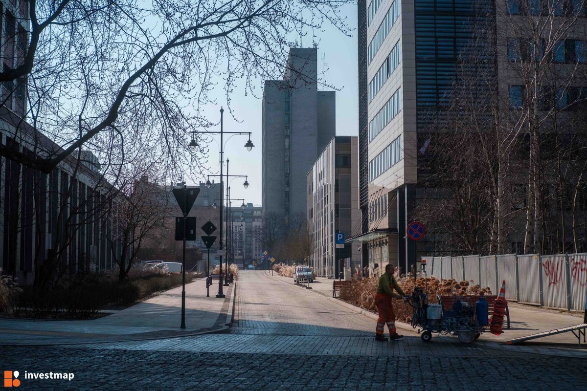 Zdjęcie Wieżowiec PKP SA w Łodzi (Żyleta) fot. Jakub Zazula 