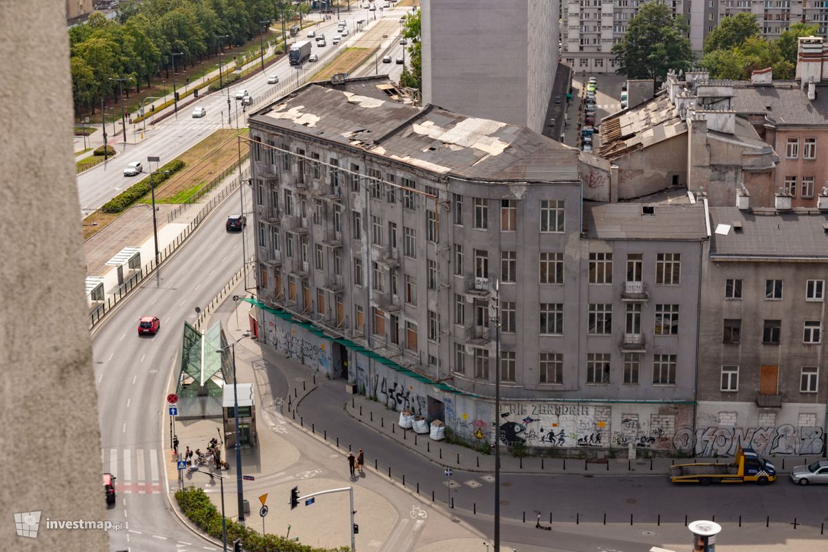 Zdjęcie Wieżowiec przy Rondzie ONZ, ul. Twarda 30 fot. Jakub Zazula 