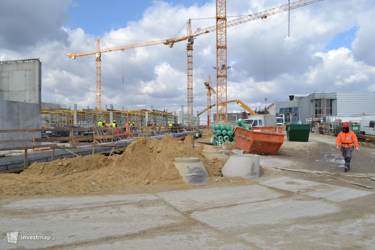 Zdjęcie [Bielany Wrocławskie] Park Handlowy "Aleja Bielany" (rozbudowa) i "Ikea" fot. Jan Augustynowski