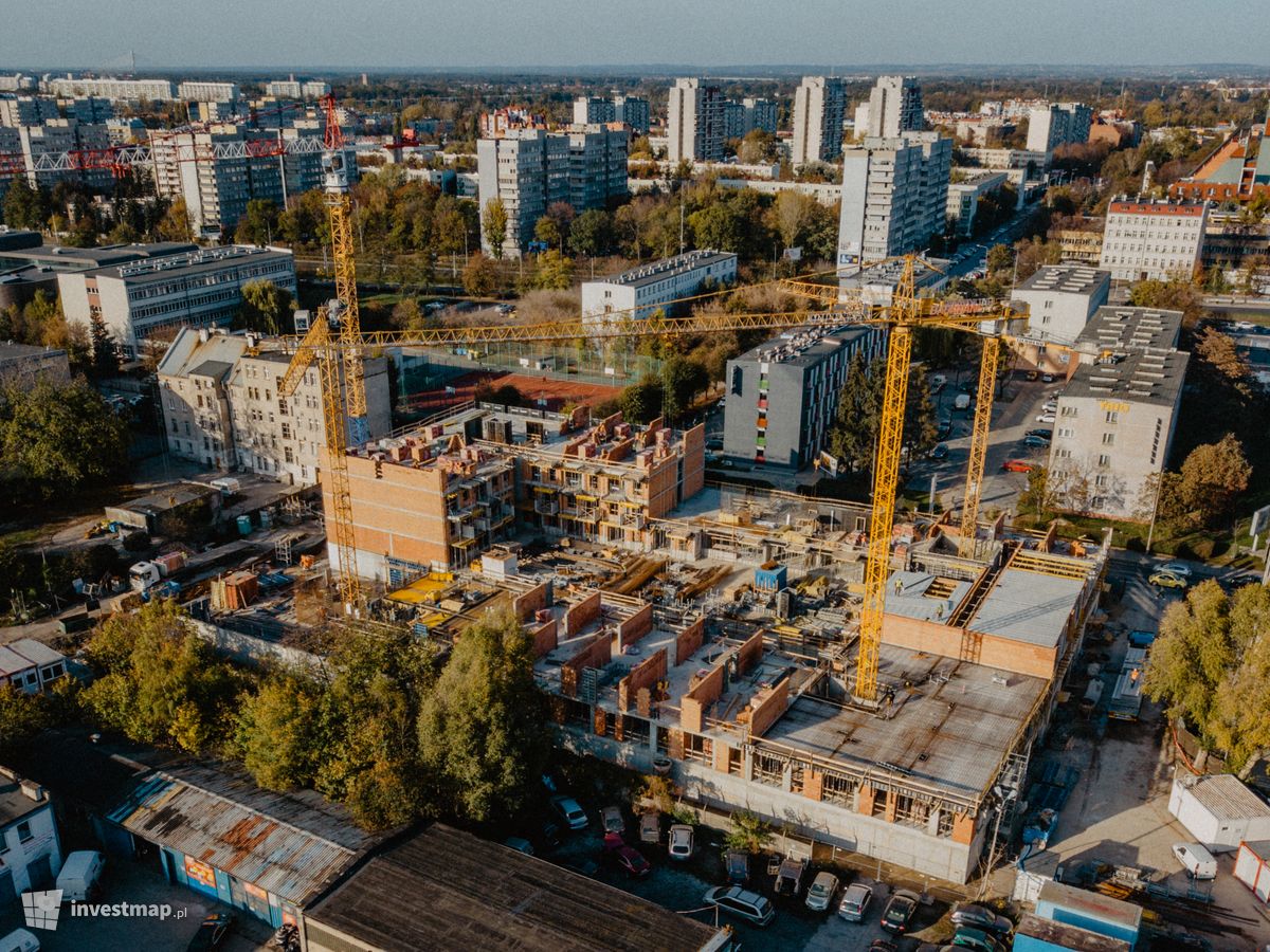 Zdjęcie [Wrocław] Budynek wielorodzinny "Braniborska 44" fot. Jakub Zazula 